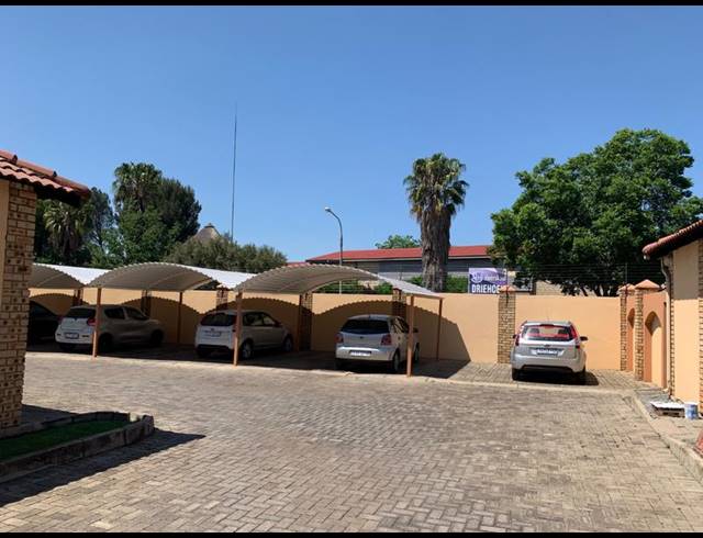 1 BEDROOM APARTMENT FOR SALE IN VANDERBIJLPARK SE 2